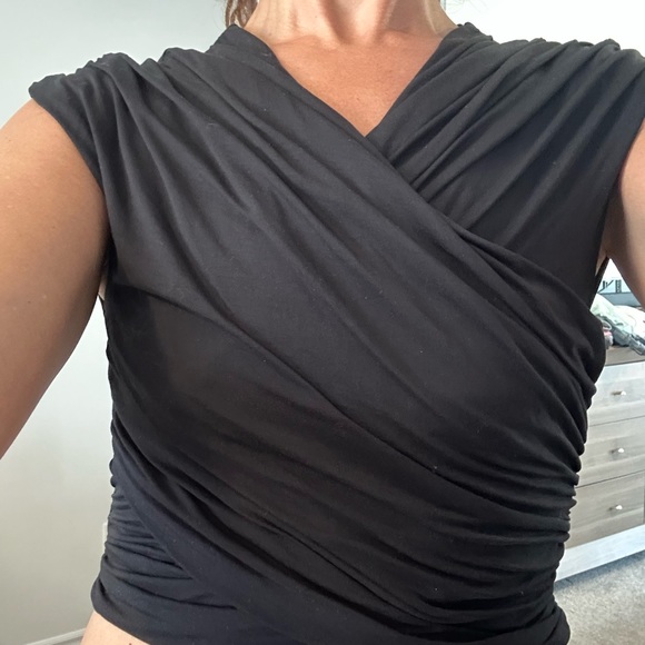 Massimo Dutti black cropped top - Picture 2 of 4